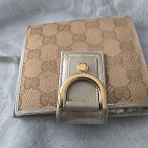 Abbey Gucci Compact Wallet